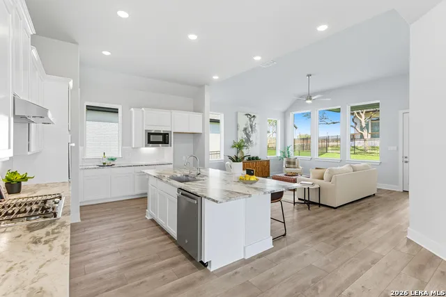 230 Hidalgo Boerne, TX 78006