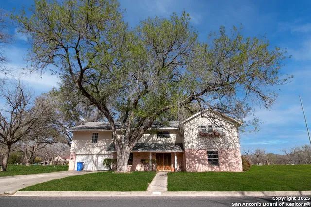 7 Glen Cove Dr Seguin, TX 78155