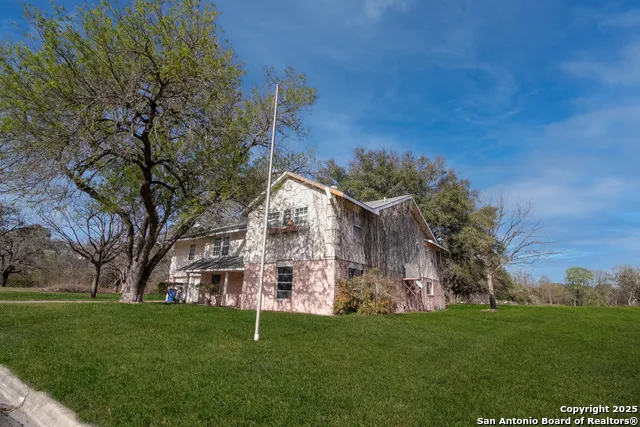 7 Glen Cove Dr Seguin, TX 78155
