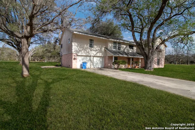 7 Glen Cove Dr Seguin, TX 78155