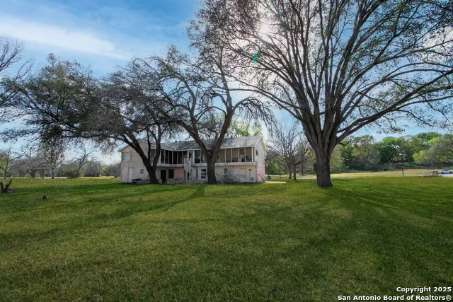 7 Glen Cove Dr Seguin, TX 78155