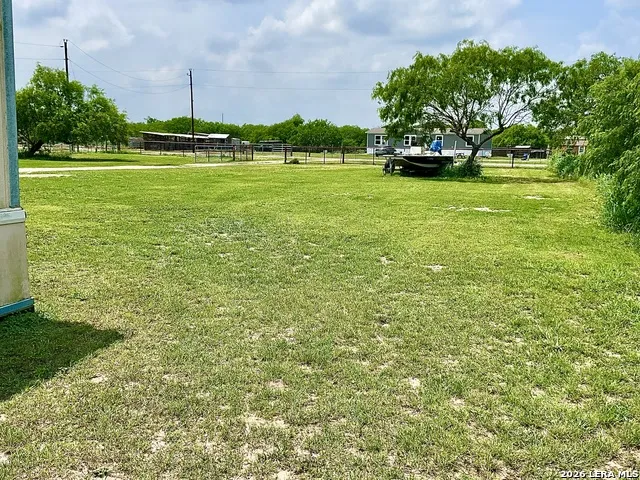 110 AGAPE RD Woodsboro, TX 78393