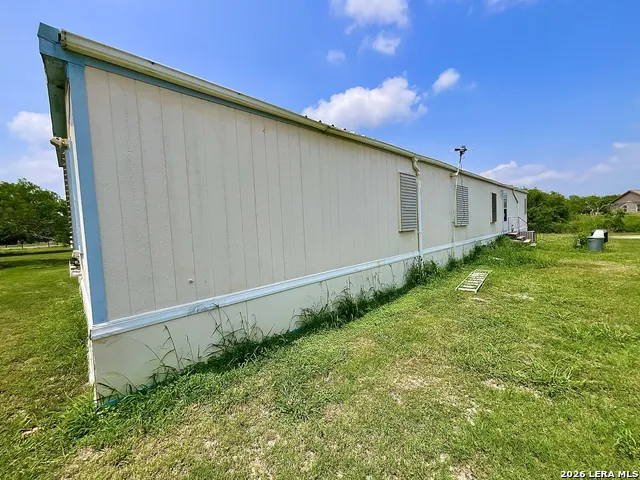 110 AGAPE RD Woodsboro, TX 78393