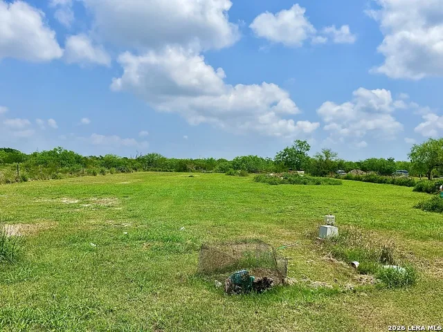 110 AGAPE RD Woodsboro, TX 78393