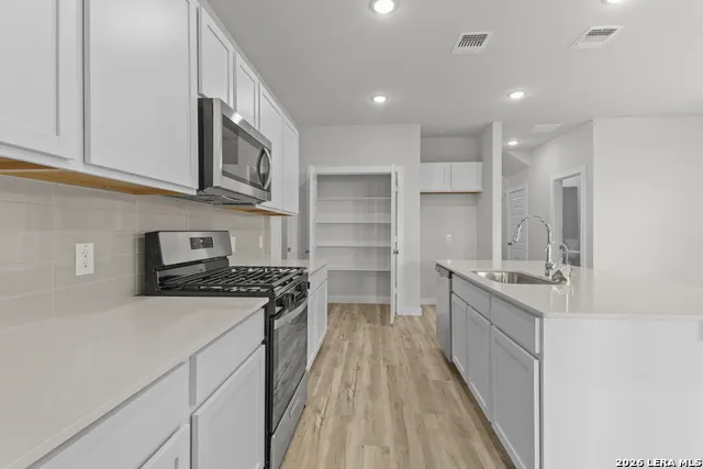 5531 Franklin Hills Von Ormy, TX 78073