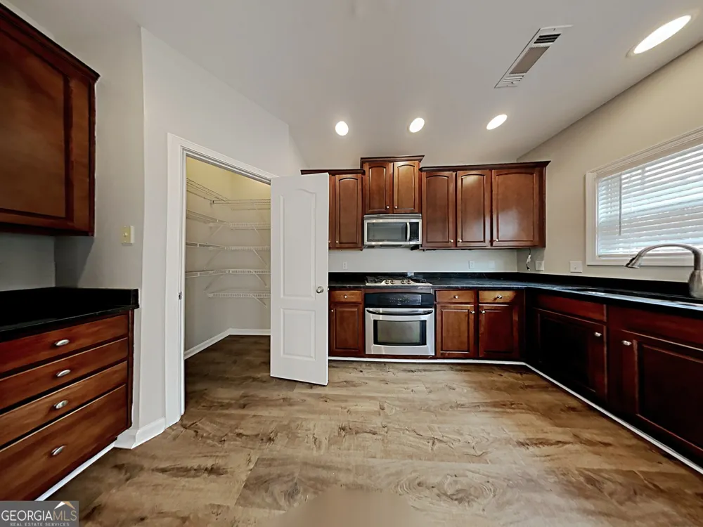 14 Stone CT Newnan, GA 30265