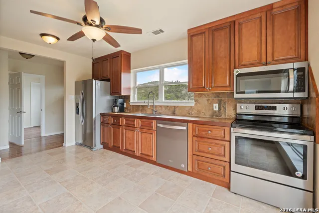 1722 COUNTY ROAD 270 Mico, TX 78056