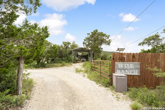 1722 COUNTY ROAD 270 Mico, TX 78056