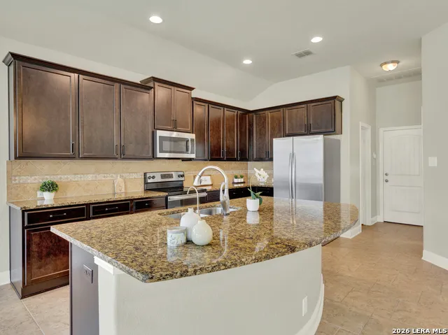 2274 SUN STONE PL New Braunfels, TX 78130