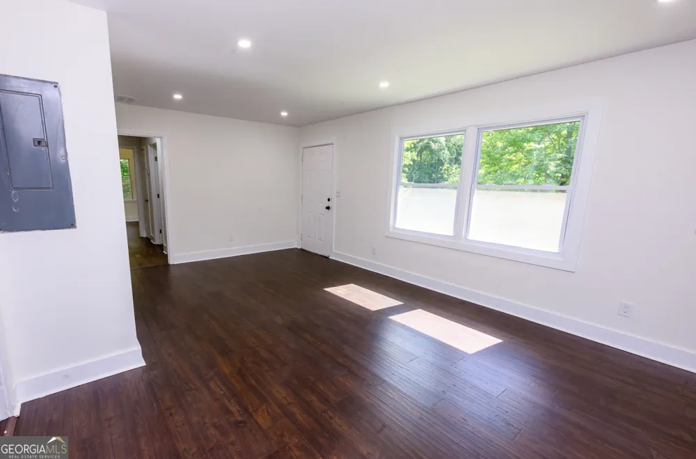 2970 Humphries DR SE Atlanta, GA 30354