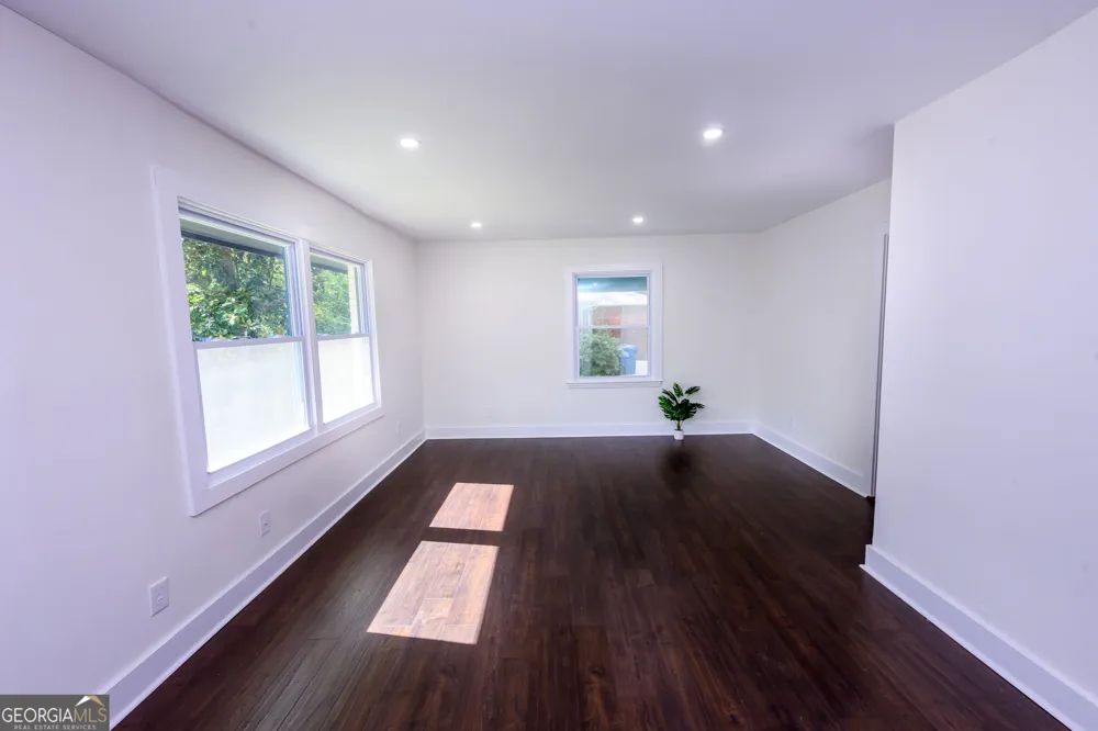 2970 Humphries DR SE Atlanta, GA 30354