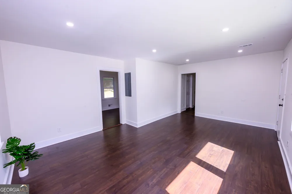 2970 Humphries DR SE Atlanta, GA 30354