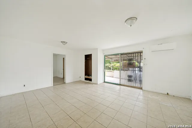 853 HOLMGREEN RD San Antonio, TX 78220