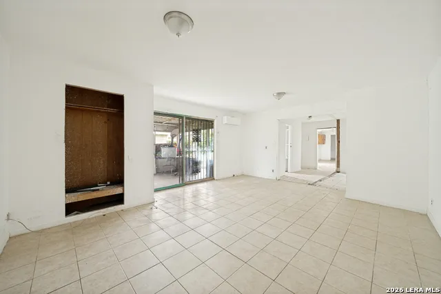 853 HOLMGREEN RD San Antonio, TX 78220