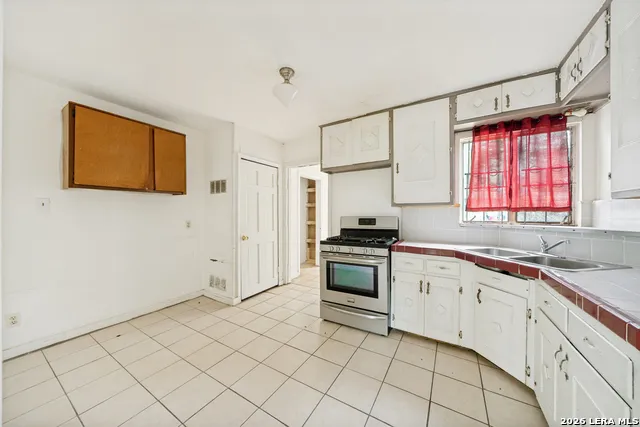 853 HOLMGREEN RD San Antonio, TX 78220