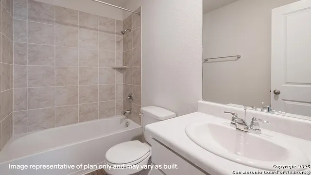 6142 Unakite Trail San Antonio, TX 78253