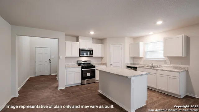 6142 Unakite Trail San Antonio, TX 78253