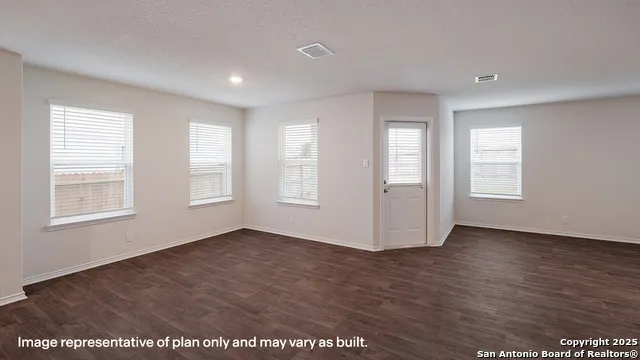 6142 Unakite Trail San Antonio, TX 78253