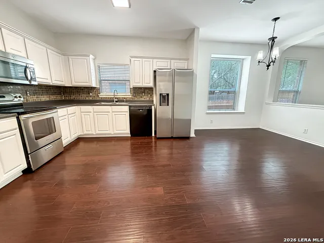 9015 Burnt Peak Helotes, TX 78023