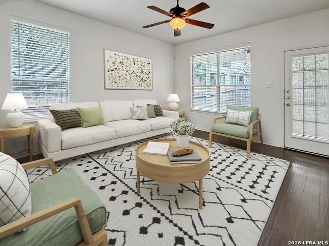 9015 Burnt Peak Helotes, TX 78023