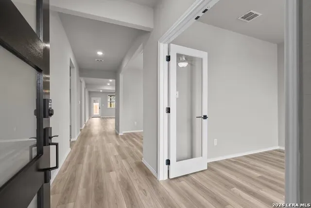 6618 Comanche Valley San Antonio, TX 78247