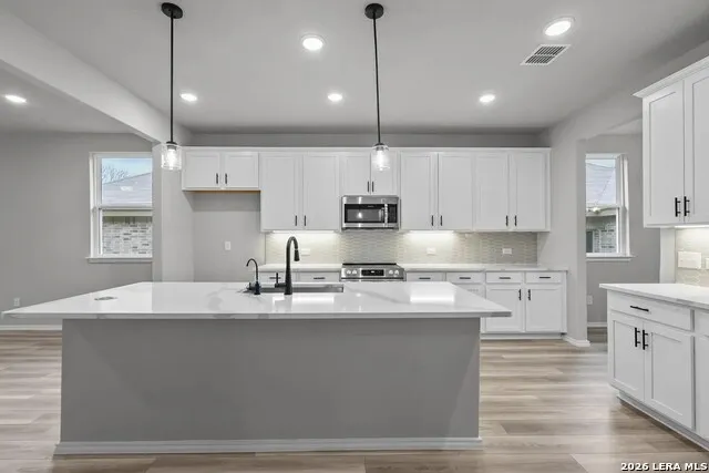 6618 Comanche Valley San Antonio, TX 78247