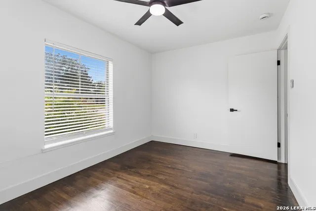 551 RADIANCE AVE San Antonio, TX 78218