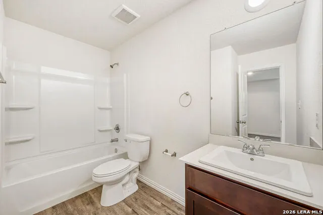 528 E NEW BRAUNFELS ST Seguin, TX 78155