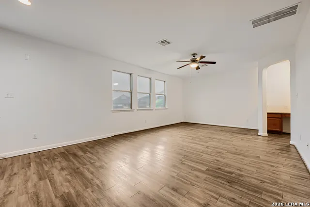 8222 Cactus Bend Dr San Antonio, TX 78254
