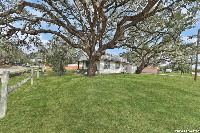 804 COMMERCE ST Pleasanton, TX 78064