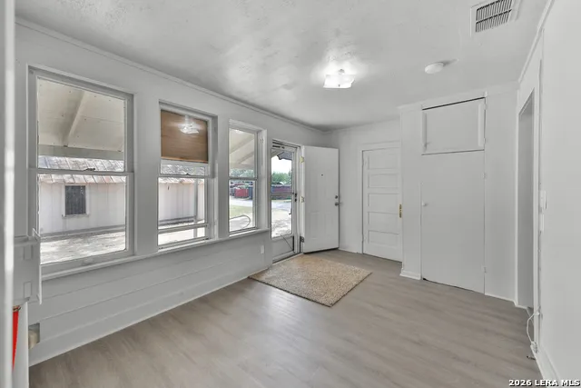 804 COMMERCE ST Pleasanton, TX 78064