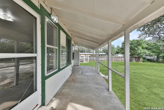 804 COMMERCE ST Pleasanton, TX 78064
