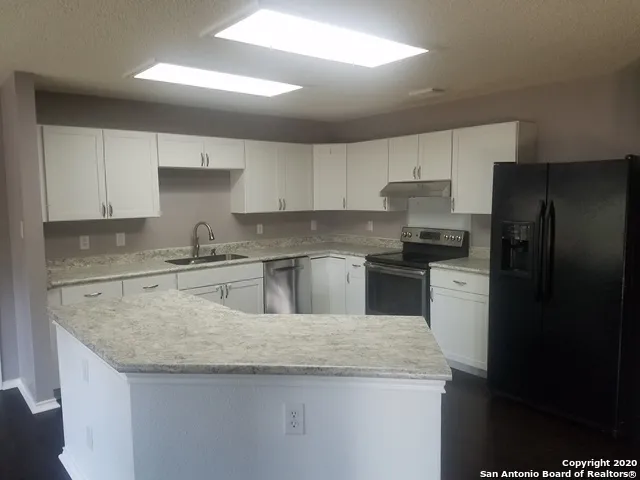 261 SAMANTHA DR Schertz, TX 78154