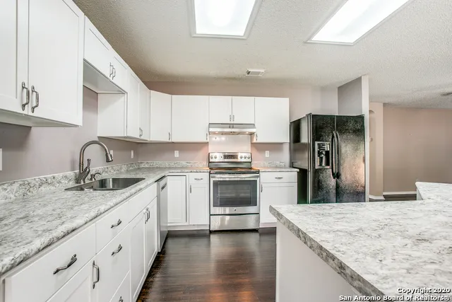 261 SAMANTHA DR Schertz, TX 78154