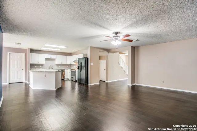 261 SAMANTHA DR Schertz, TX 78154