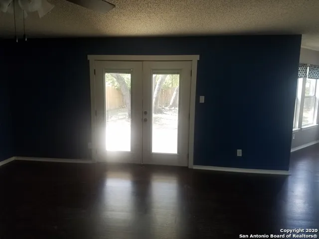 261 SAMANTHA DR Schertz, TX 78154