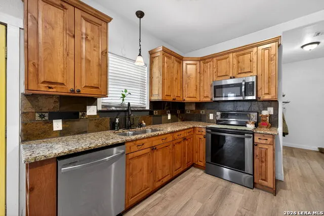 160 County Road 6874 Natalia, TX 78059