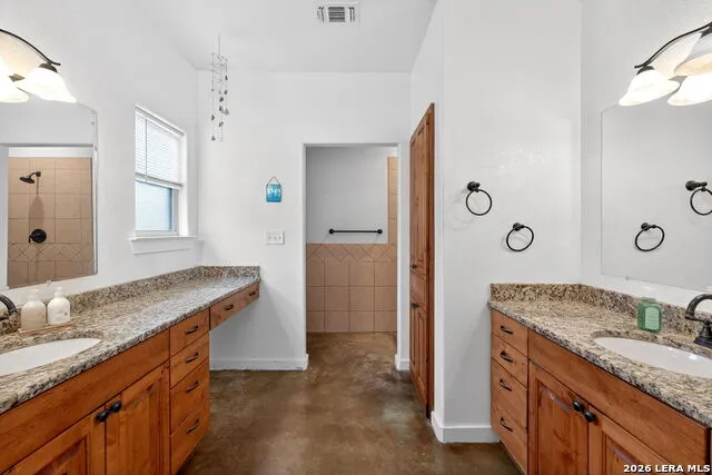 160 County Road 6874 Natalia, TX 78059