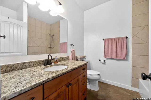 160 County Road 6874 Natalia, TX 78059