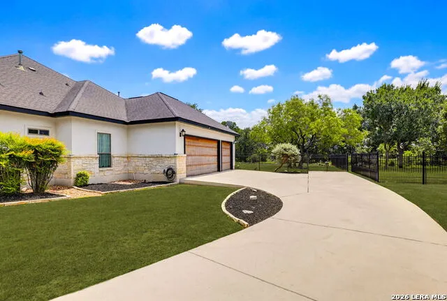 8211 Wild Wind Park Garden Ridge, TX 78266