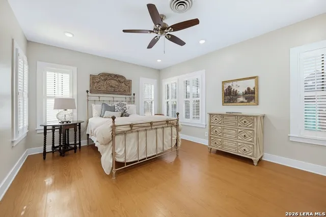 119 E EVERGREEN ST Boerne, TX 78006