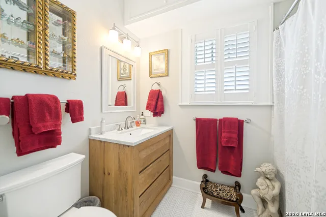 119 E EVERGREEN ST Boerne, TX 78006
