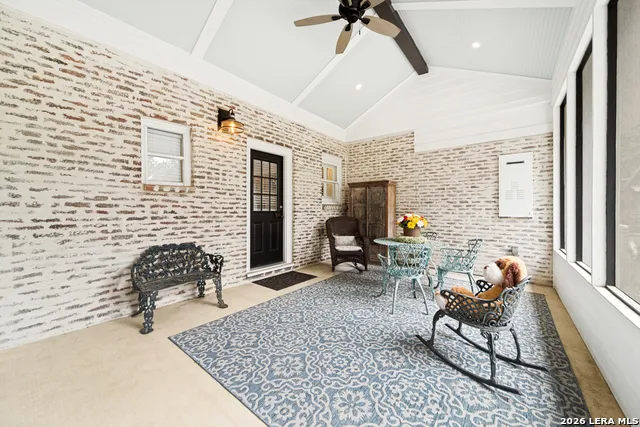 119 E EVERGREEN ST Boerne, TX 78006