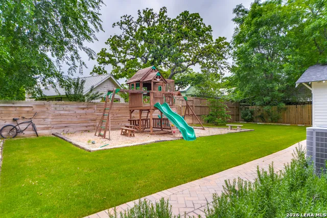 119 E EVERGREEN ST Boerne, TX 78006