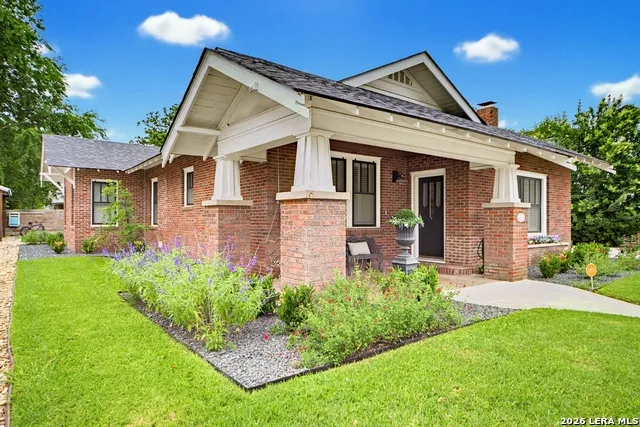 119 E EVERGREEN ST Boerne, TX 78006