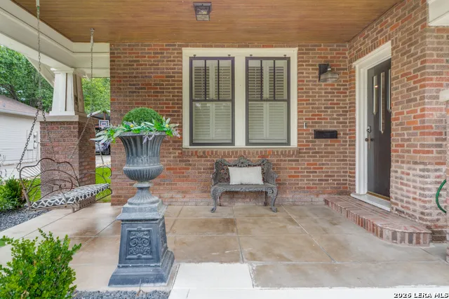 119 E EVERGREEN ST Boerne, TX 78006