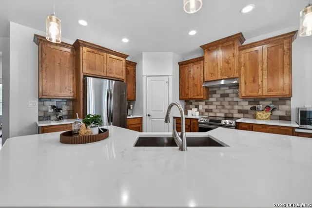 258 HEINEN RD Bandera, TX 78003