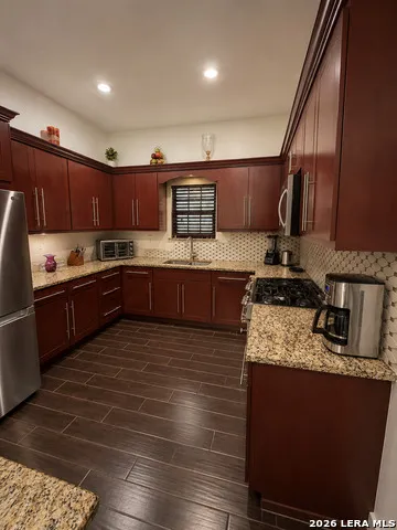 25507 CAMBRIDGE BLVD New Caney, TX 77357