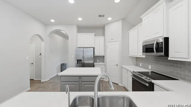 2973 Coral Way Seguin, TX 78155