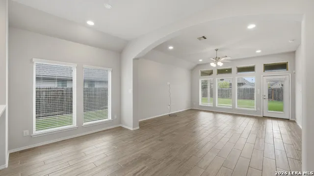 2973 Coral Way Seguin, TX 78155